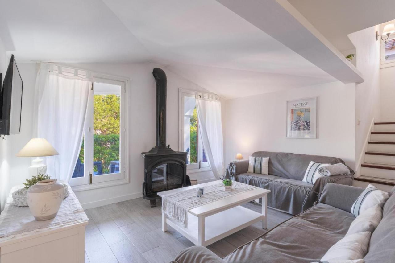Gorgeous Renovated Cala Sant Vicenc Beach Villa Cala de Sant Vicenc Buitenkant foto