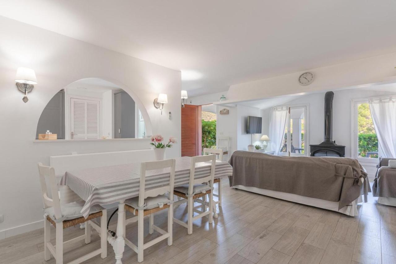 Gorgeous Renovated Cala Sant Vicenc Beach Villa Cala de Sant Vicenc Buitenkant foto