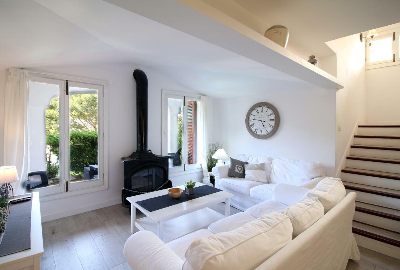 Gorgeous Renovated Cala Sant Vicenc Beach Villa Cala de Sant Vicenc Buitenkant foto